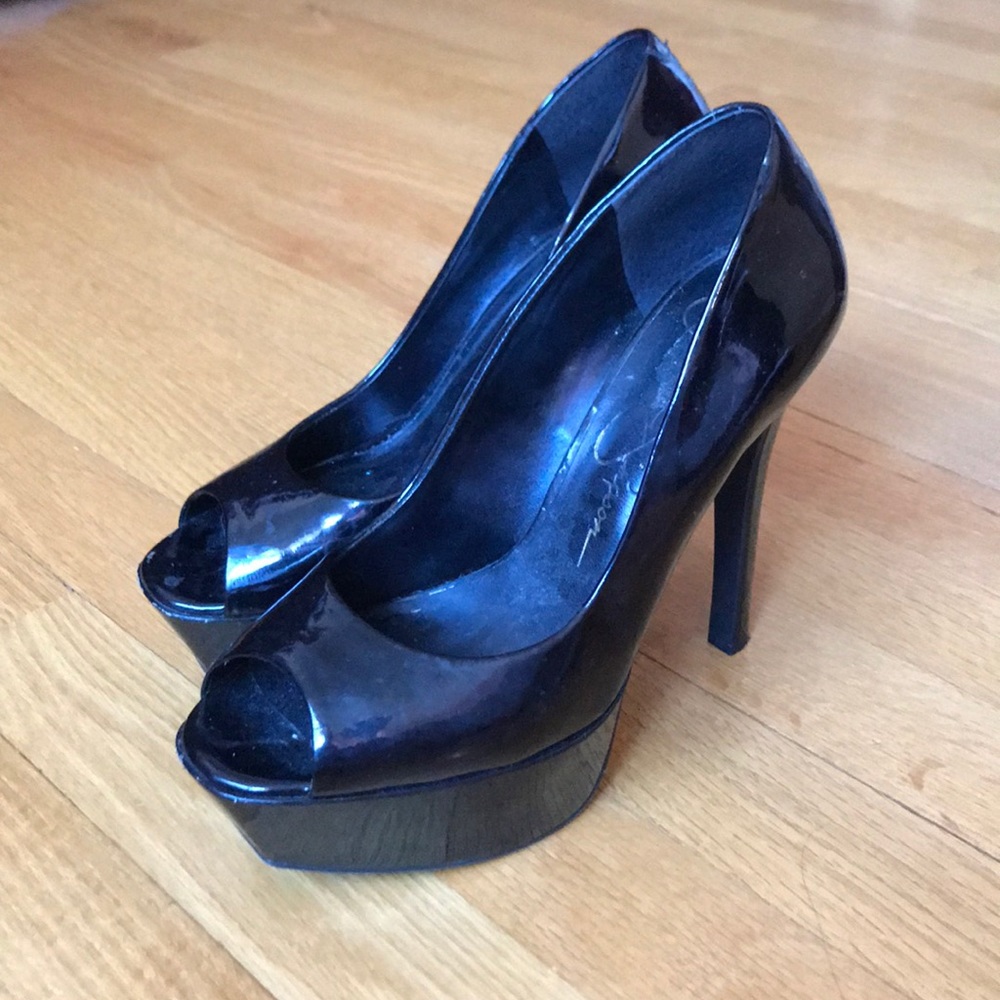 Black Jessica Simpson Pumps (size 7)